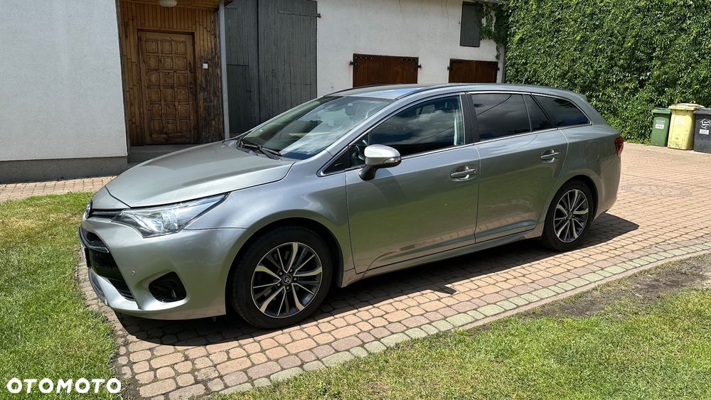 Toyota Avensis 2.0 D-4D Premium - 3