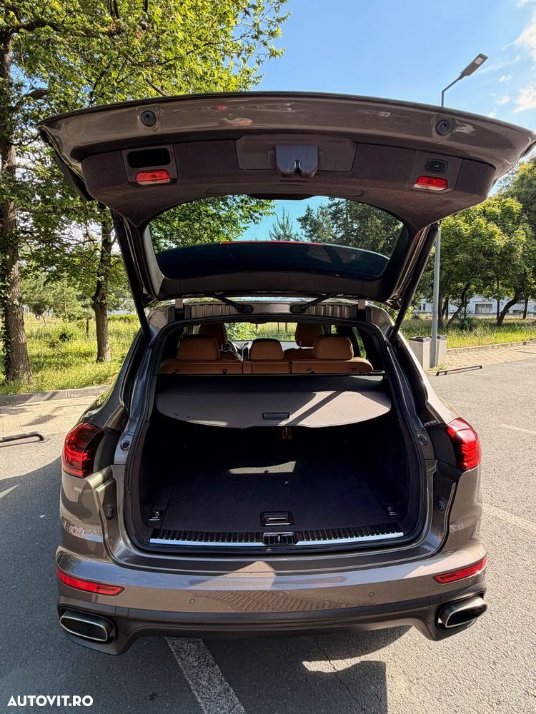 Porsche Cayenne 3.0 L - 17