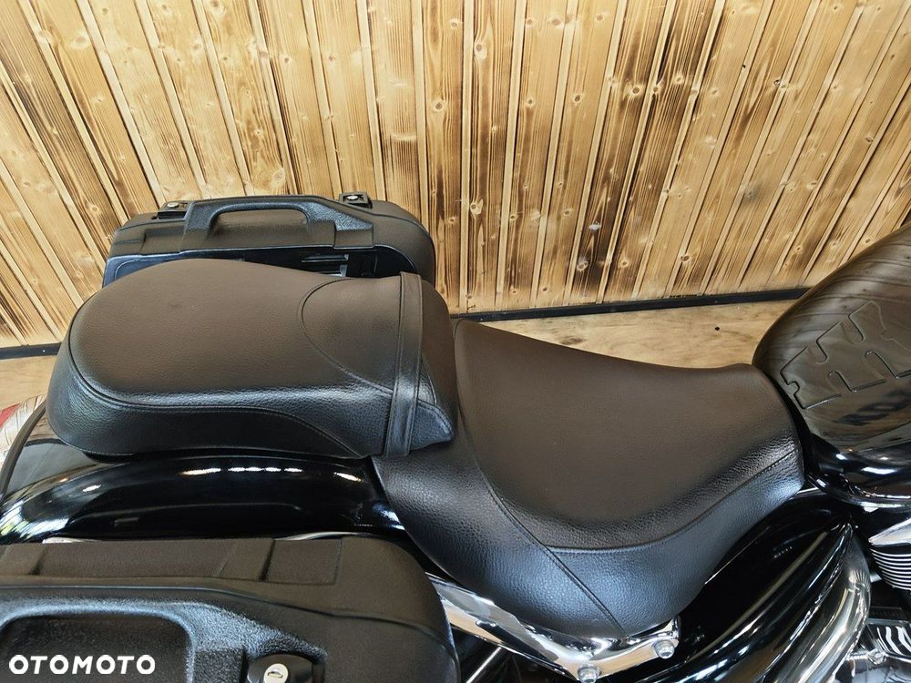 Suzuki Intruder - 18