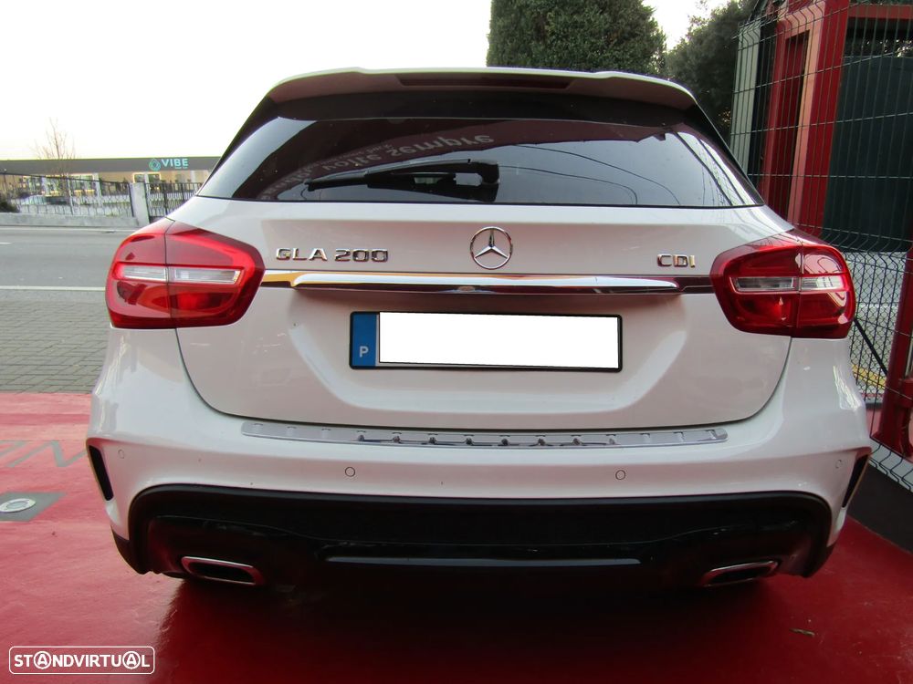 Mercedes-Benz GLA 200 d 4Matic 7G-DCT AMG Line - 4
