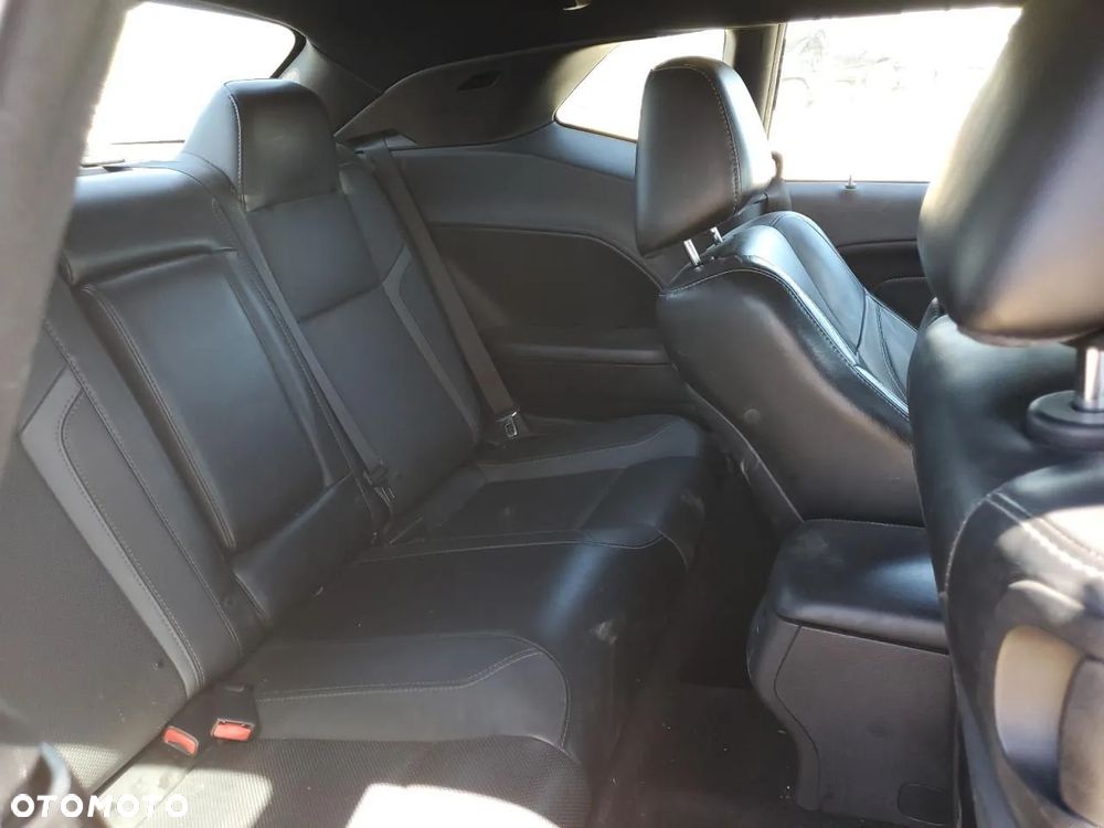 Dodge Challenger 3.6 SXT Plus - 8