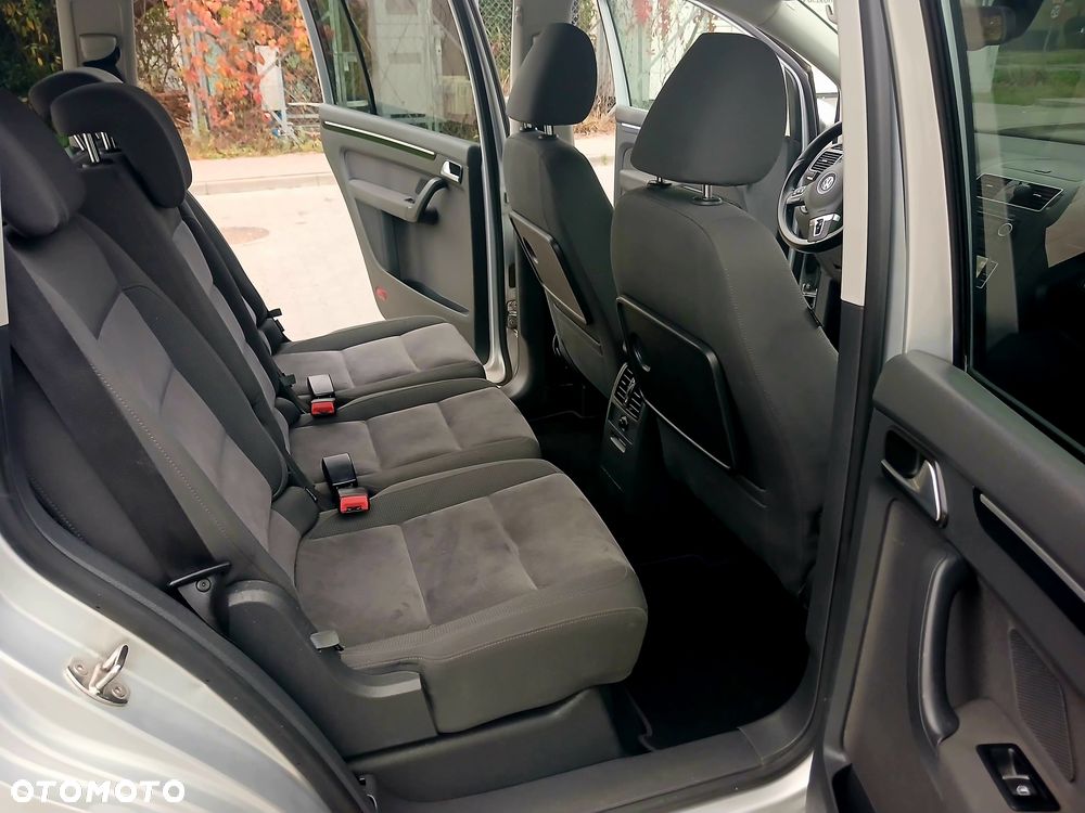 Volkswagen Touran - 20