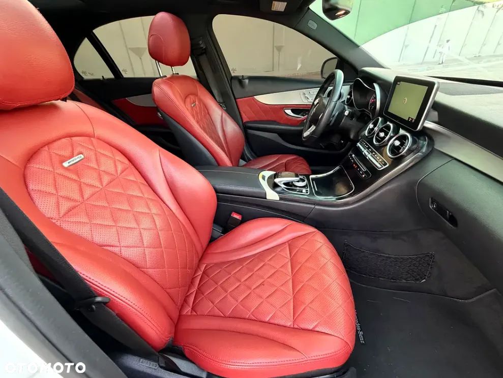 Mercedes-Benz Klasa C 300 9G-TRONIC AMG Line - 13