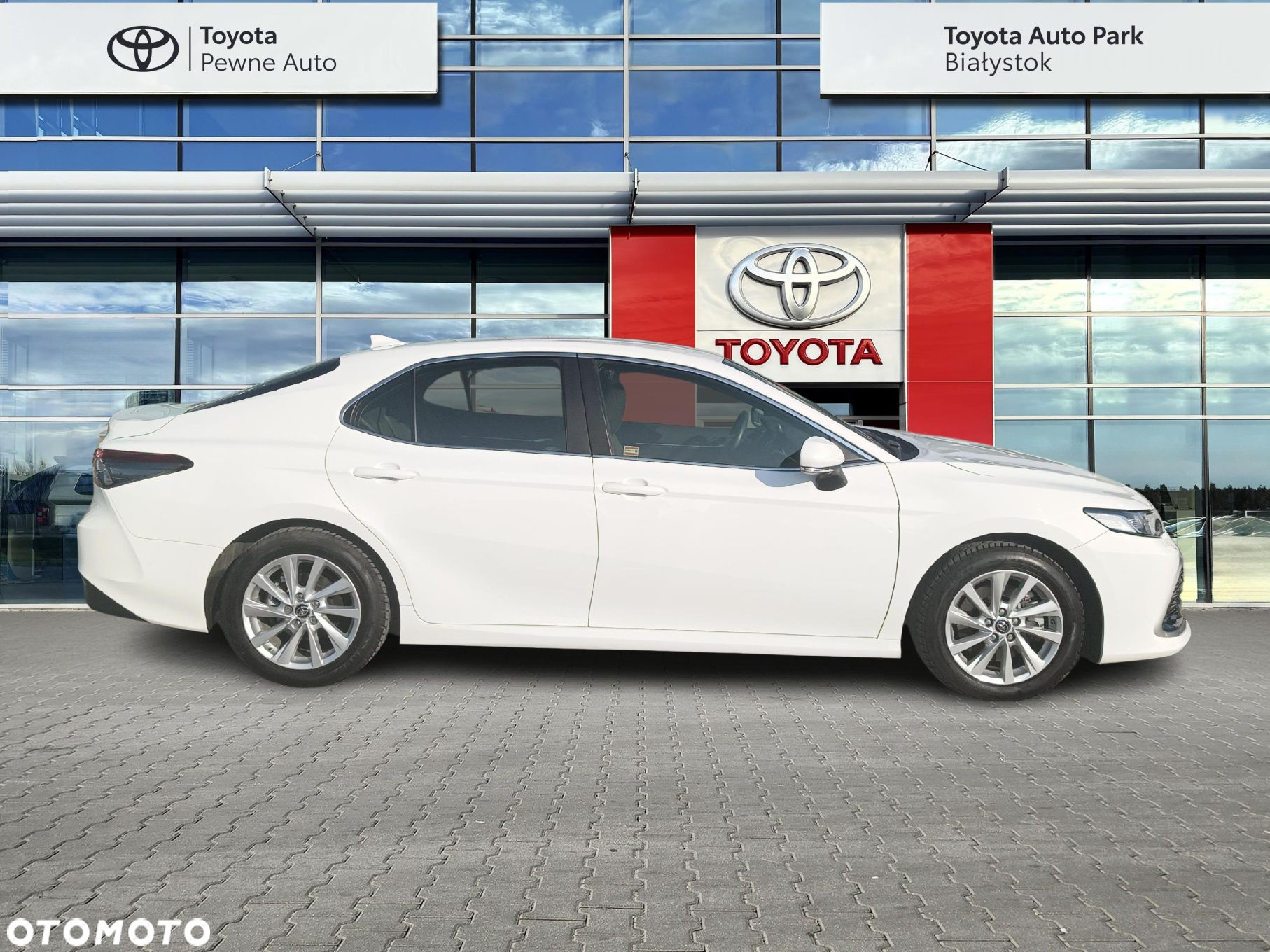 Toyota Camry - 6