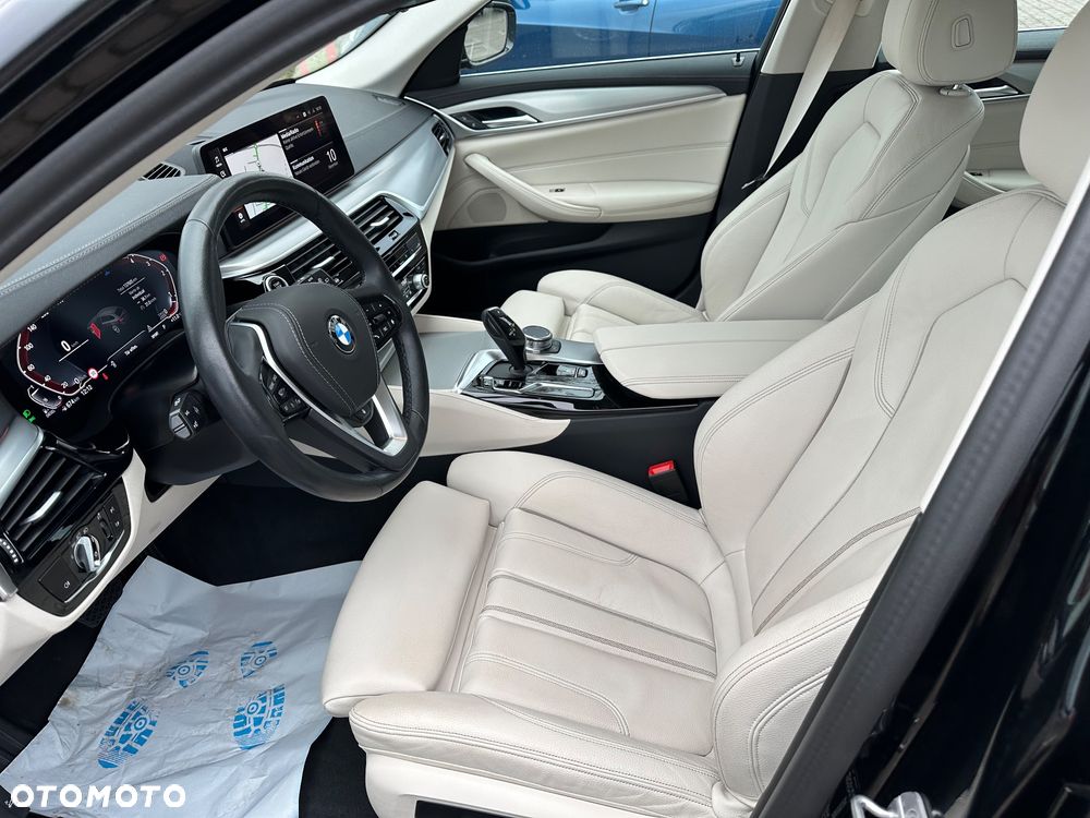 BMW Seria 5 520d Luxury Line sport - 14