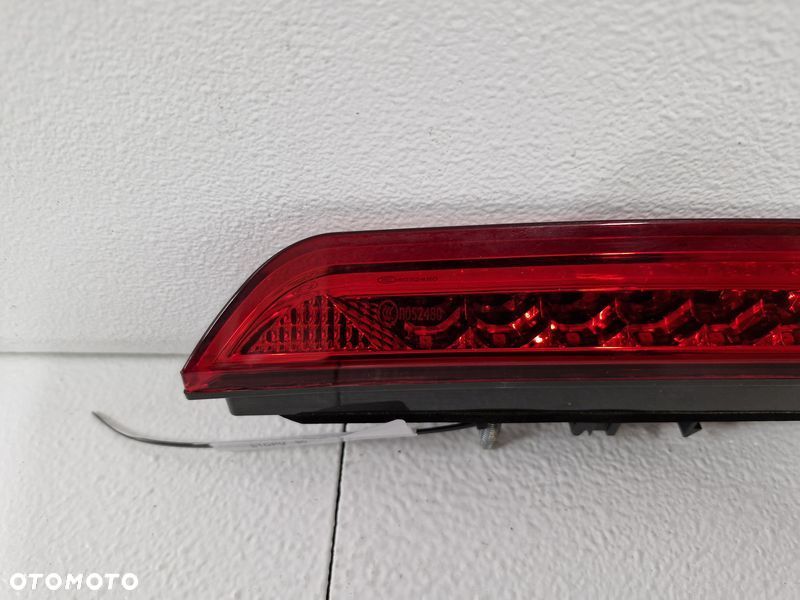 PEUGEOT 3008 2 II TRZECIE 3 ŚWIATŁO STOPU - 3