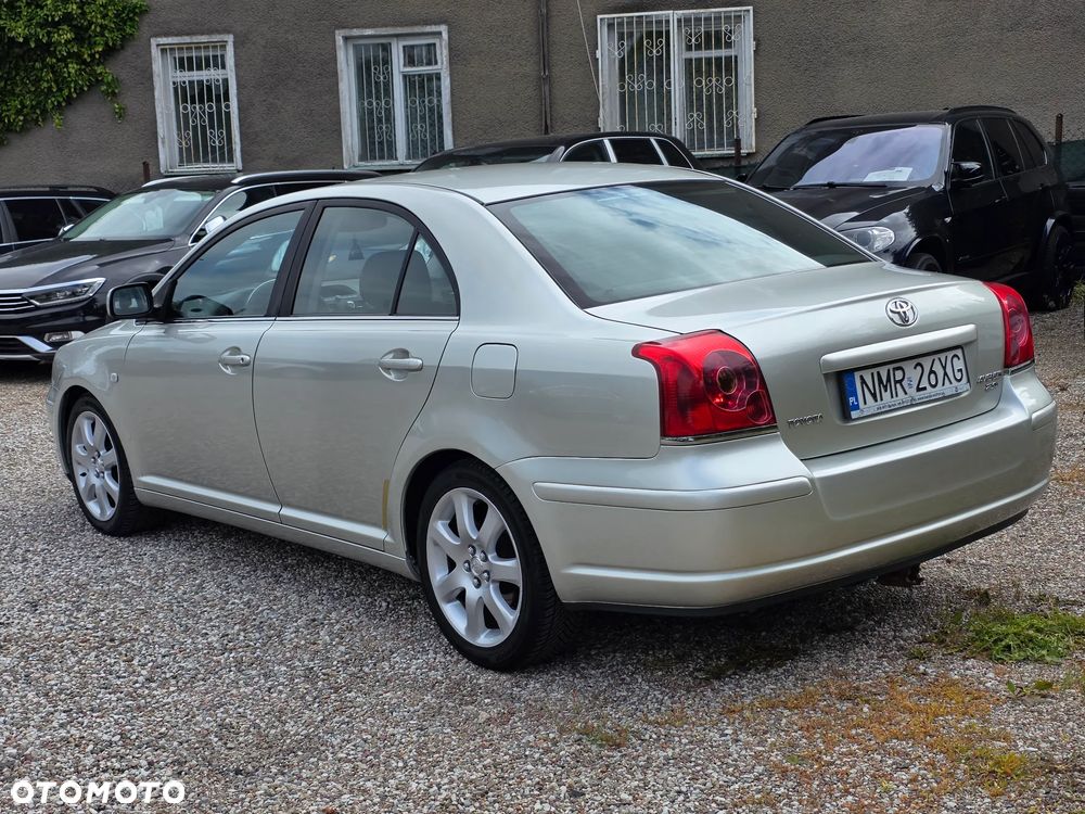 Toyota Avensis 2.0 VVT-i Automatik Sol - 2