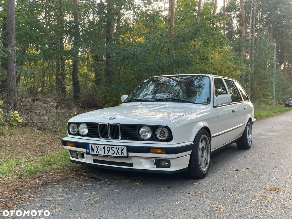BMW Seria 3 318i Touring - 1