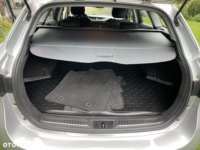 Toyota Avensis - 9
