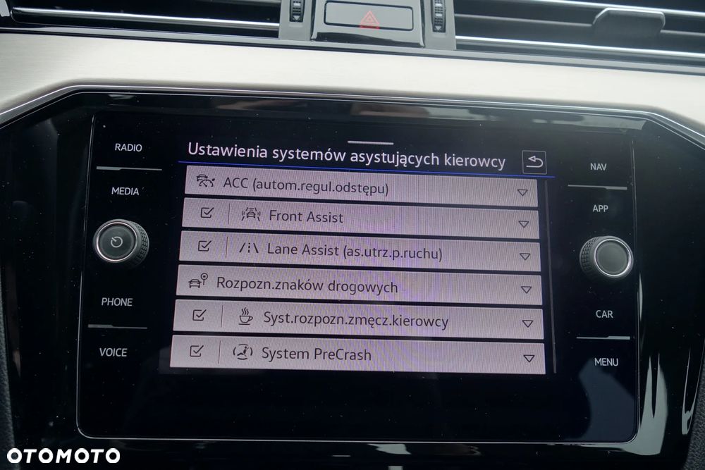 Volkswagen Passat 1.5 TSI EVO Elegance DSG - 25