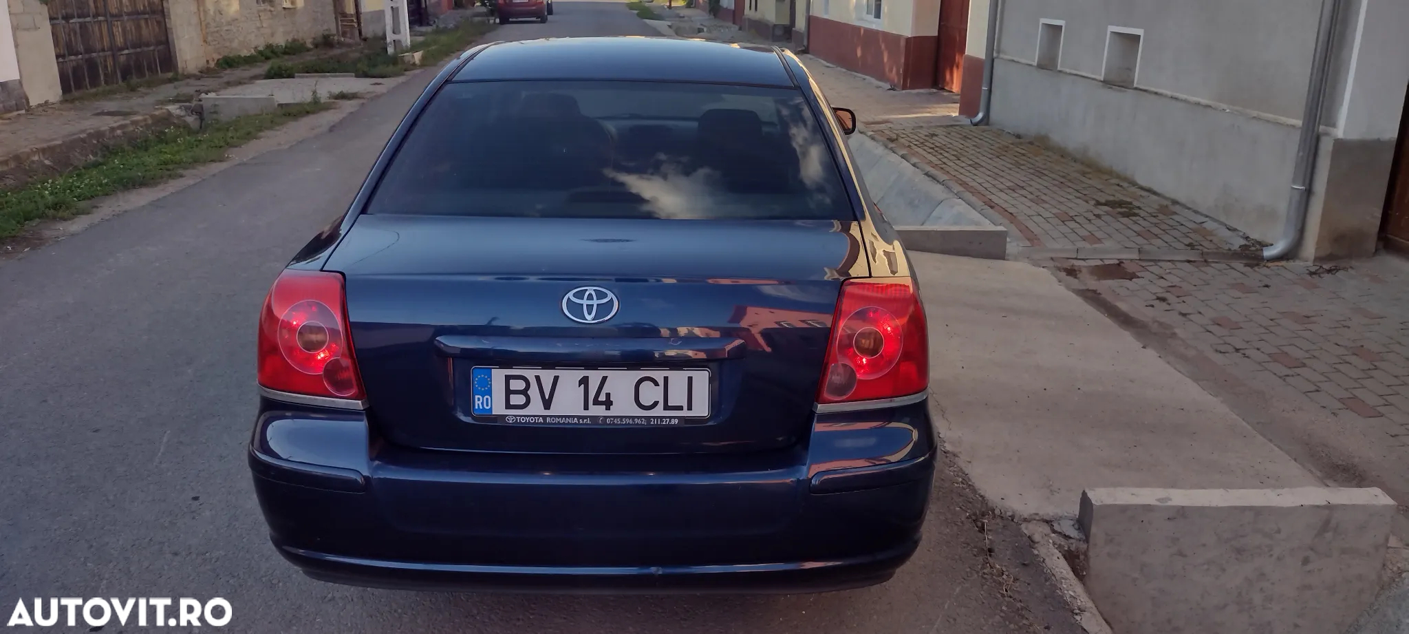 Toyota Avensis 2.0 Sdn. Executive - 4