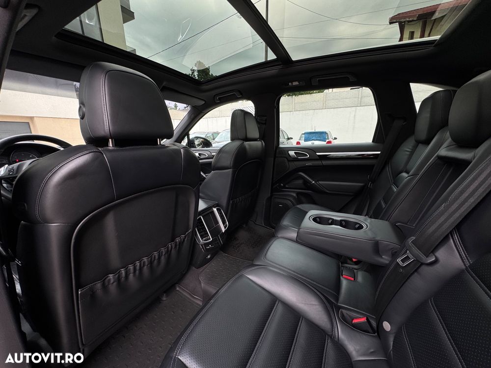 Porsche Cayenne - 16