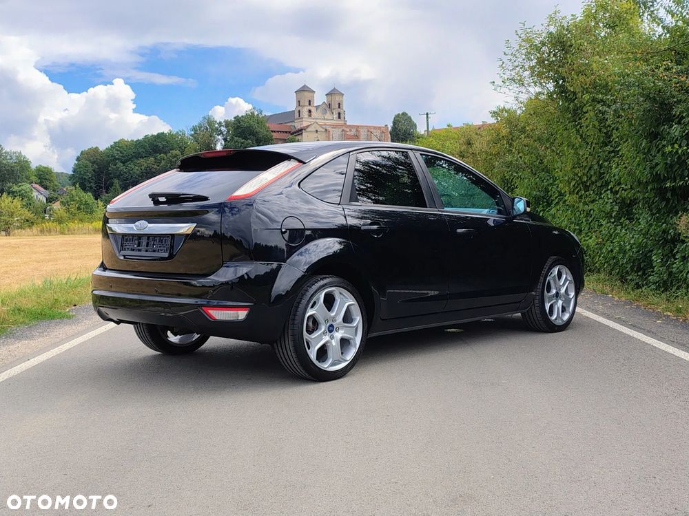 Ford Focus 1.8 Sport - 8