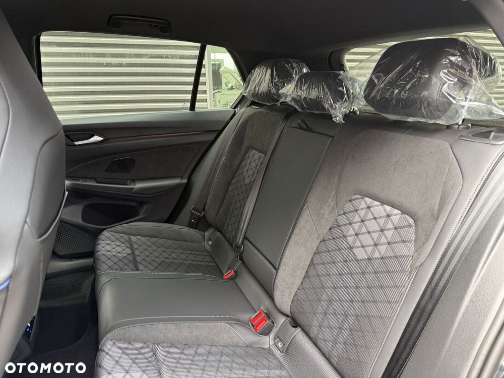 Volkswagen Golf 1.5 TSI R-Line Plus - 12