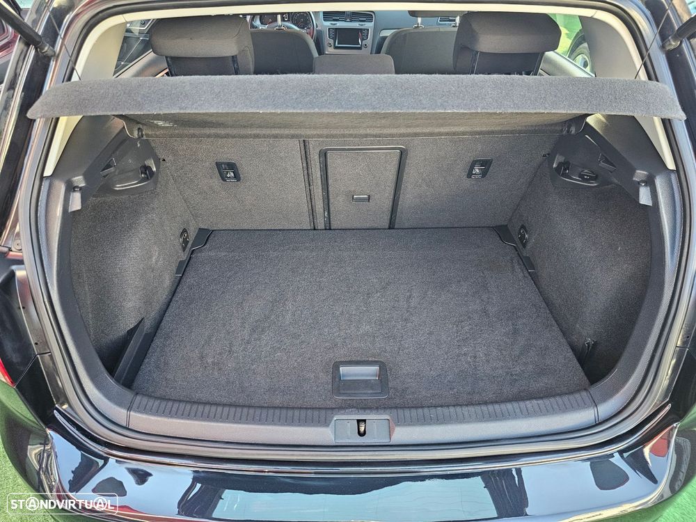 VW Golf 1.6 TDi Confortline - 15