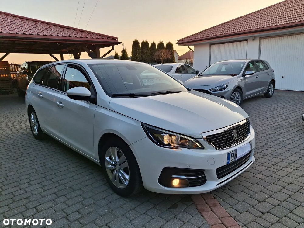 Opel Astra 1.6 CDTI Enjoy S&S - 1