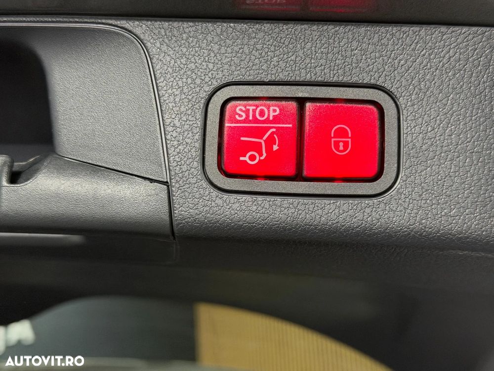 Mercedes-Benz GLB - 41