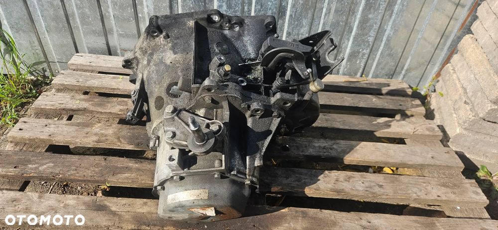Skrzynia biegów 20dp60 Citroen Peugeot 1,6 HDI 5 biegów - 2