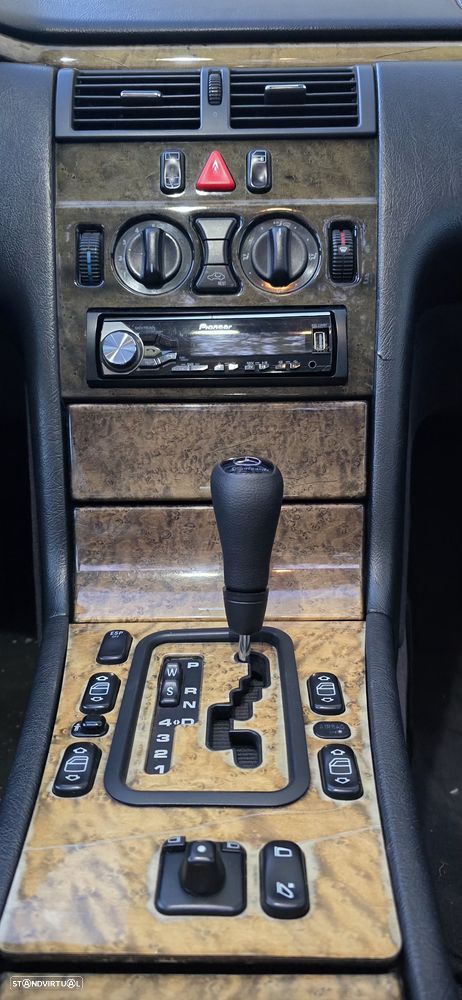 Mercedes-Benz E 300 TD Classic - 10