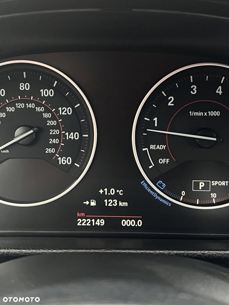 BMW Seria 3 330i Sport Line Shadow - 16