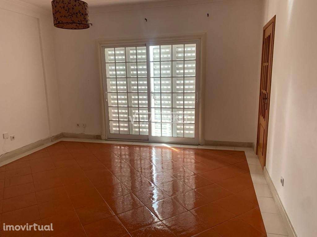 Apartamento T3 da banca inserido na Urbanização Cerrado dos Ciprestes - Grande imagem: 3/18