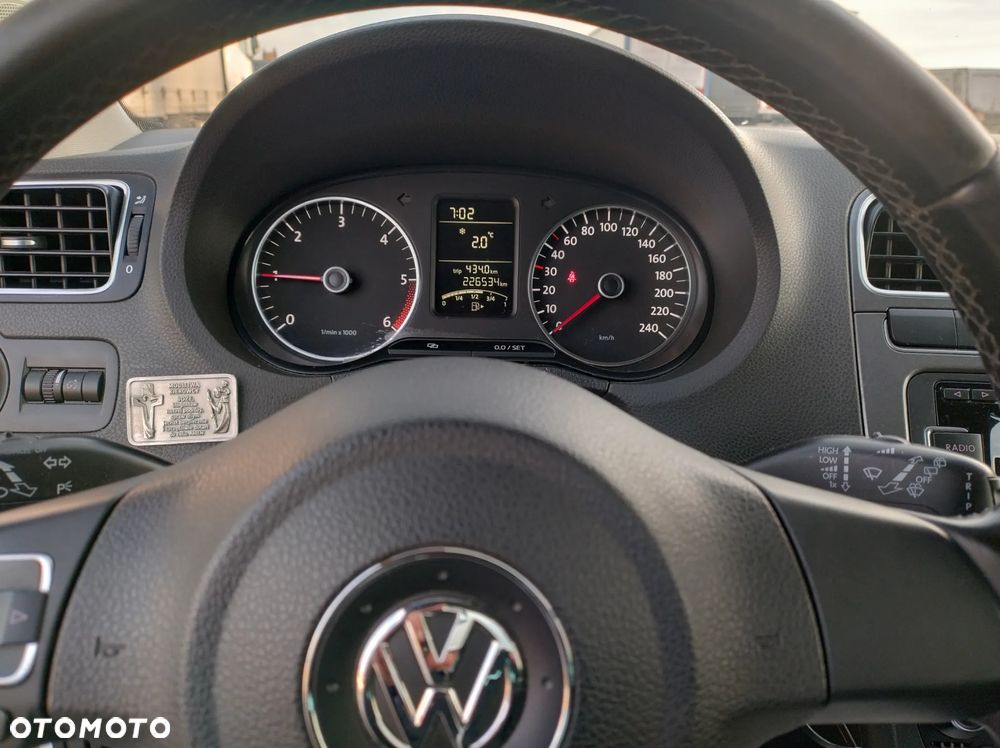 Volkswagen Polo 1.6 TDI Highline - 9
