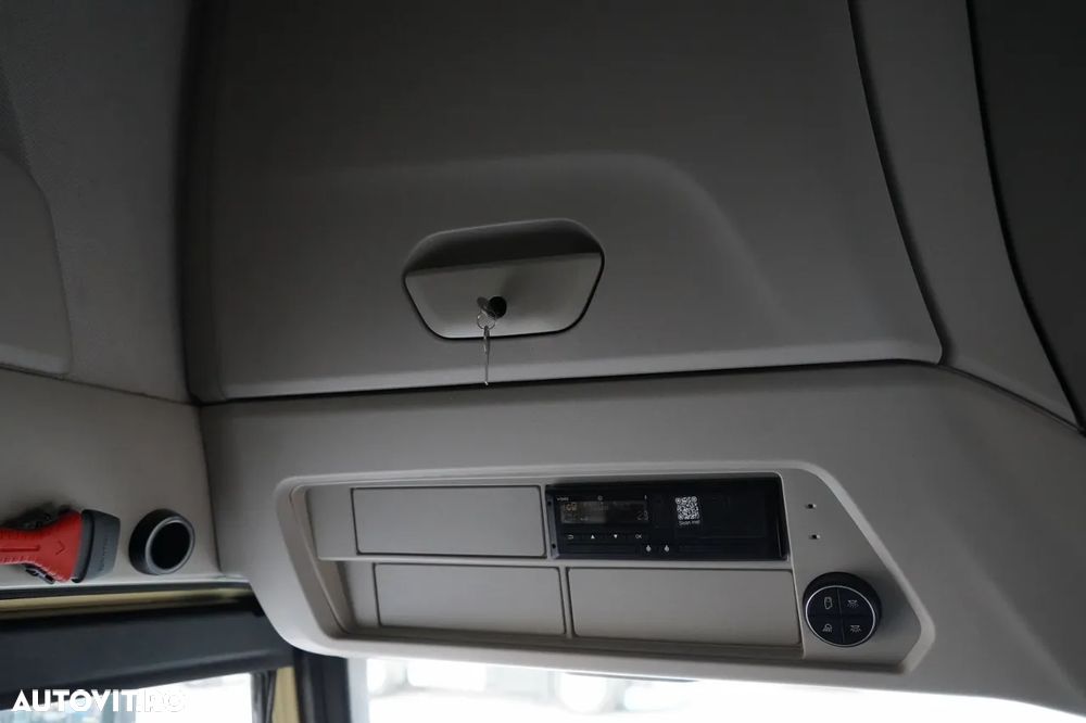 Iveco S-WAY / 570 / RETARDER / I-PARK COOL / FULL AIRMATIC / 100% ANVELOPE / JANTE DIN ALIAJ / PIELE / - 34