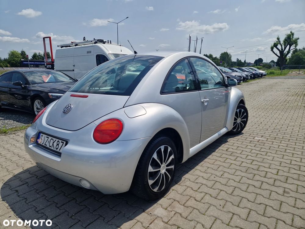 Volkswagen New Beetle - 2
