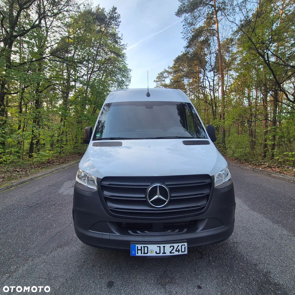 Mercedes-Benz Sprinter - 12