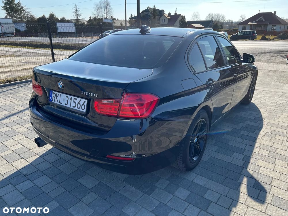 BMW Seria 3 328i - 6
