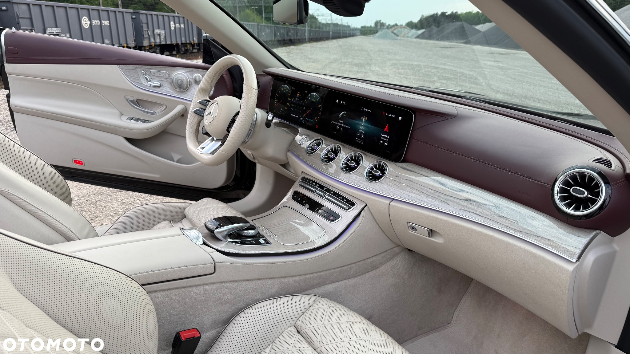 Mercedes-Benz Klasa E AMG 53 Kabriolet 4-Matic+ 9G-TRONIC - 20