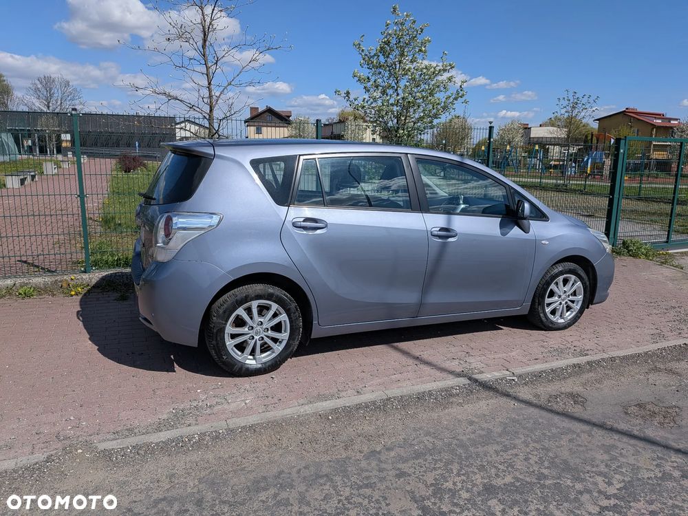 Toyota Verso 1.8 Executive - 9