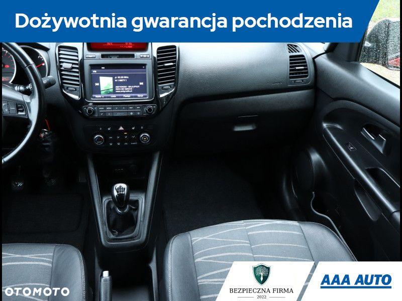 Kia Venga - 9