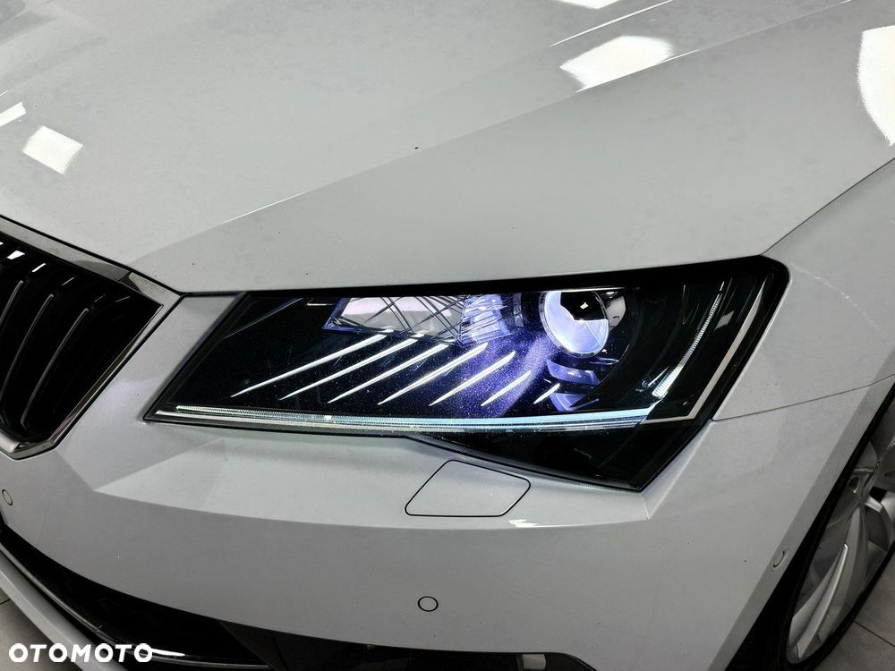 Skoda Superb 2.0 TDI DSG Sportline - 3