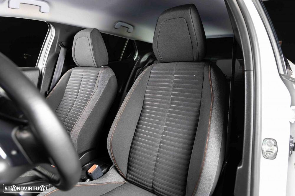 Peugeot 2008 1.5 BlueHDi Allure Pack EAT8 - 38