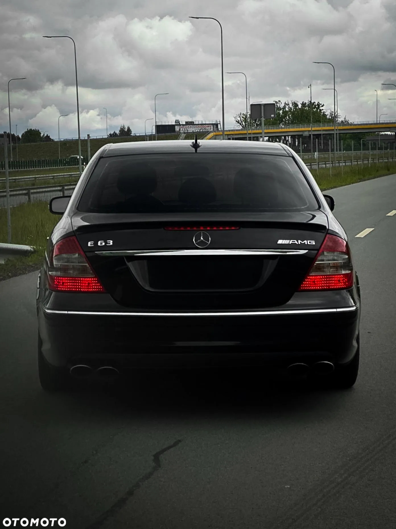Mercedes-Benz Klasa E 63 AMG - 8