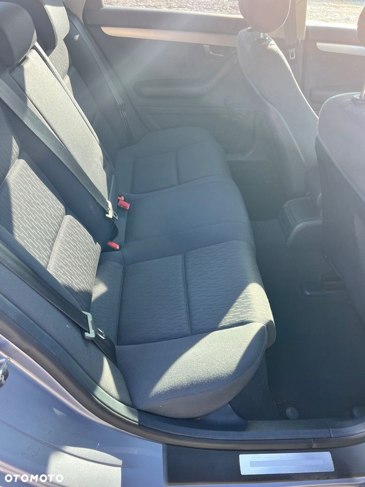 Audi A4 Limousine - 13