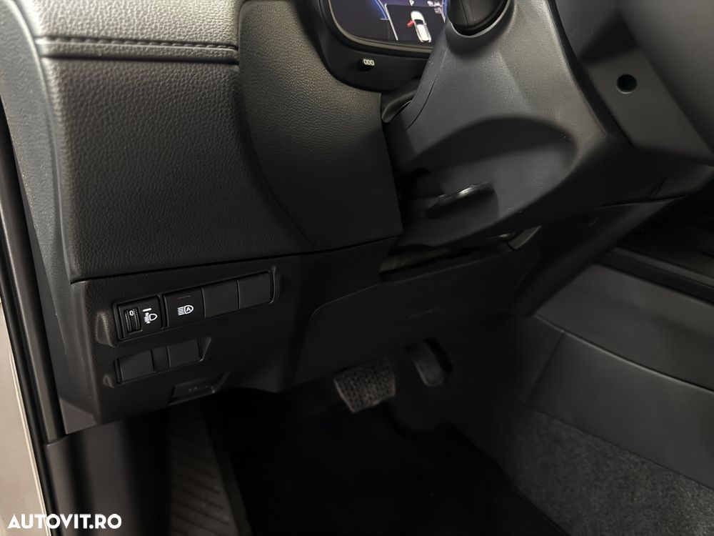 Toyota Corolla Cross - 17