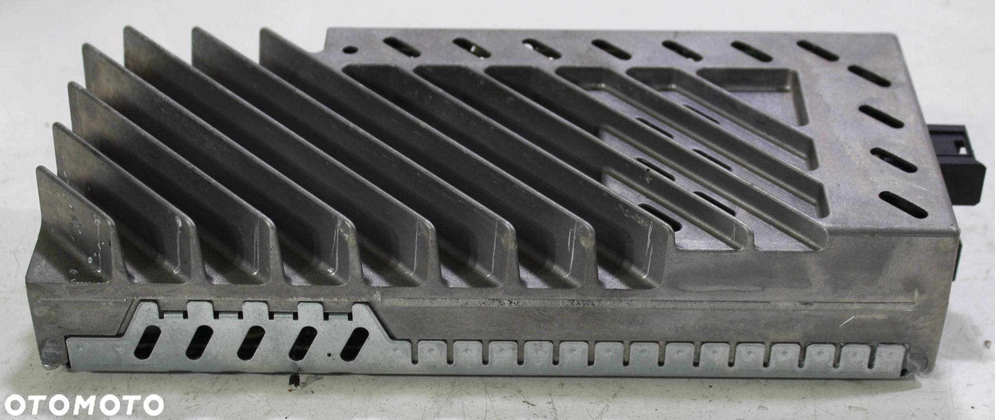 WZMACNIACZ HIF I HARMAN BECKER BMW F10 F11 9229737 - 1