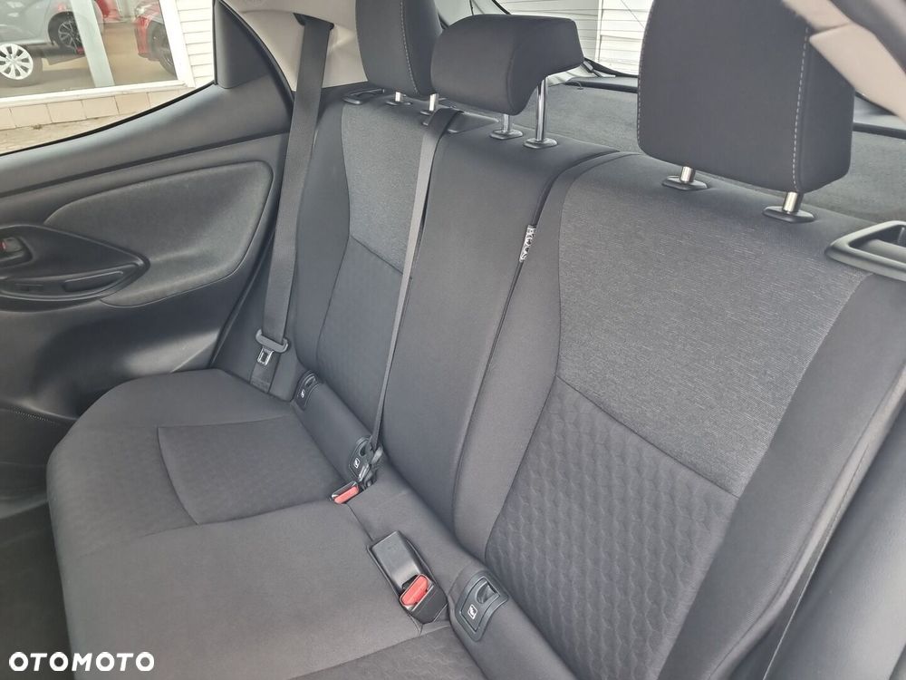 Toyota Yaris - 16