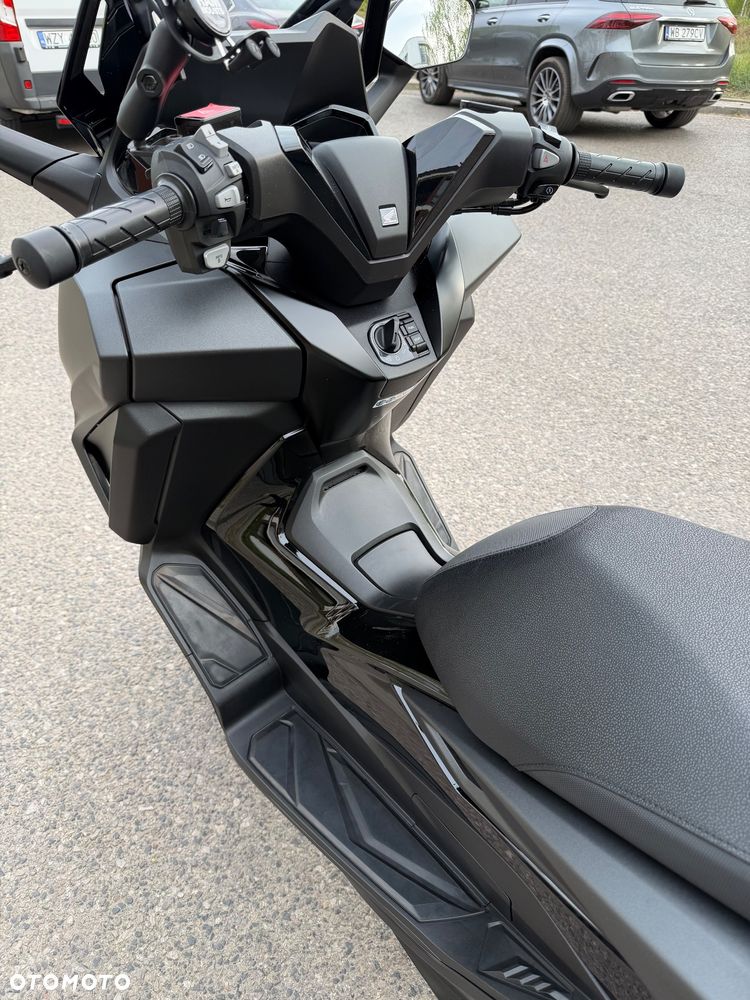 Honda NSS - 11