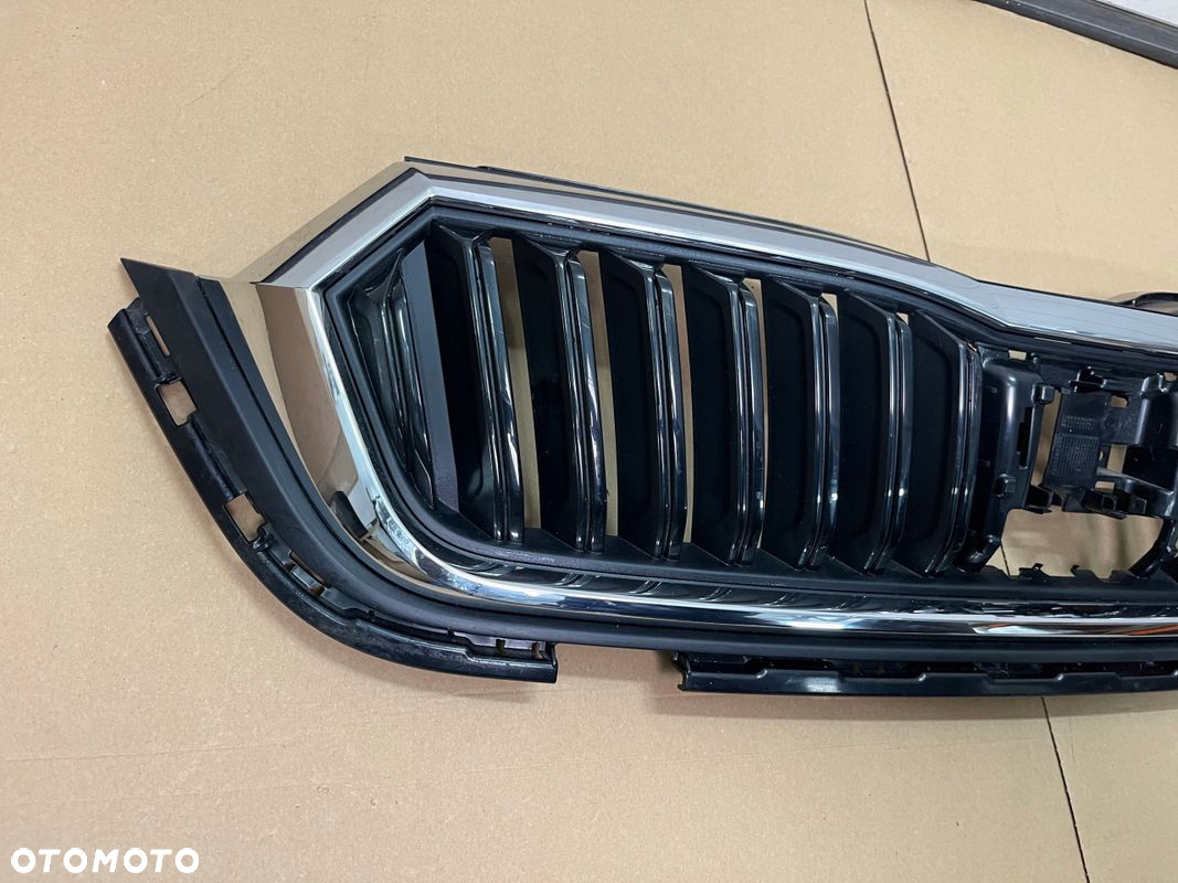 GRILL SKODA OCTAVIA IV ATRAPA ZDERZAKA OCTAVIA IV GRILL 2019-2024 - 3
