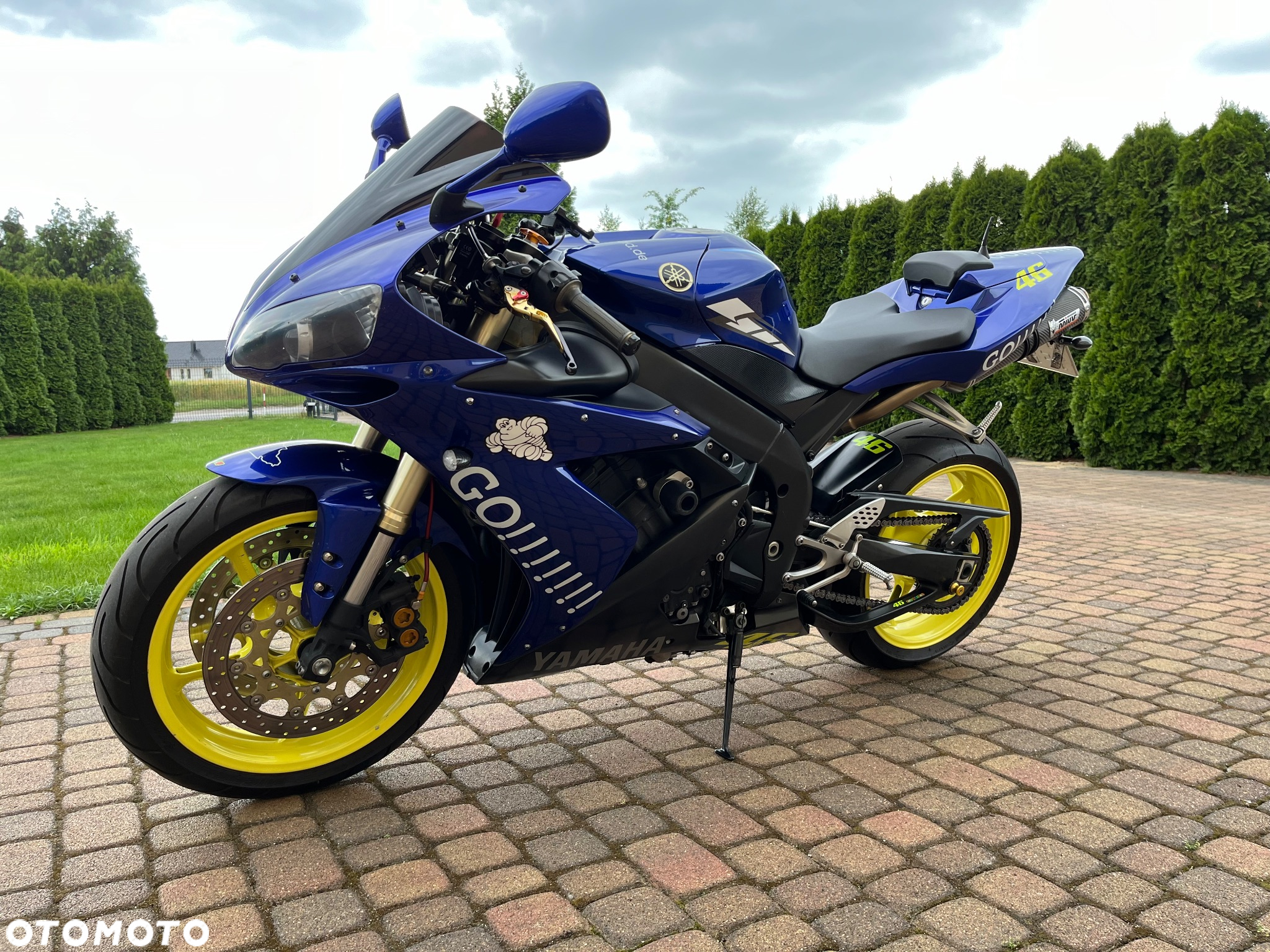 Yamaha R1 - 9