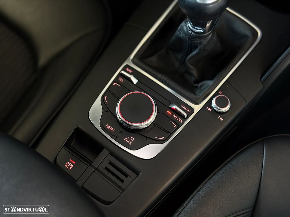 Audi A3 1.6 TDI S line Sport Pack - 17