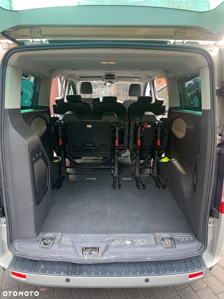 Ford Tourneo Custom - 10