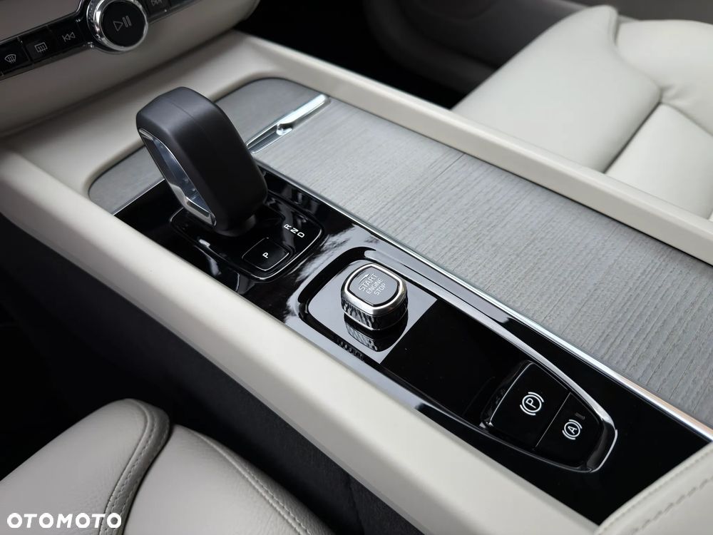 Volvo XC 60 B5 B AWD Geartronic RDesign - 21