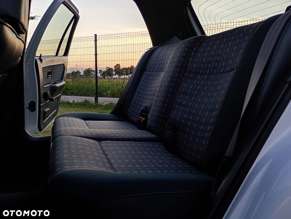 Renault Clio - 11