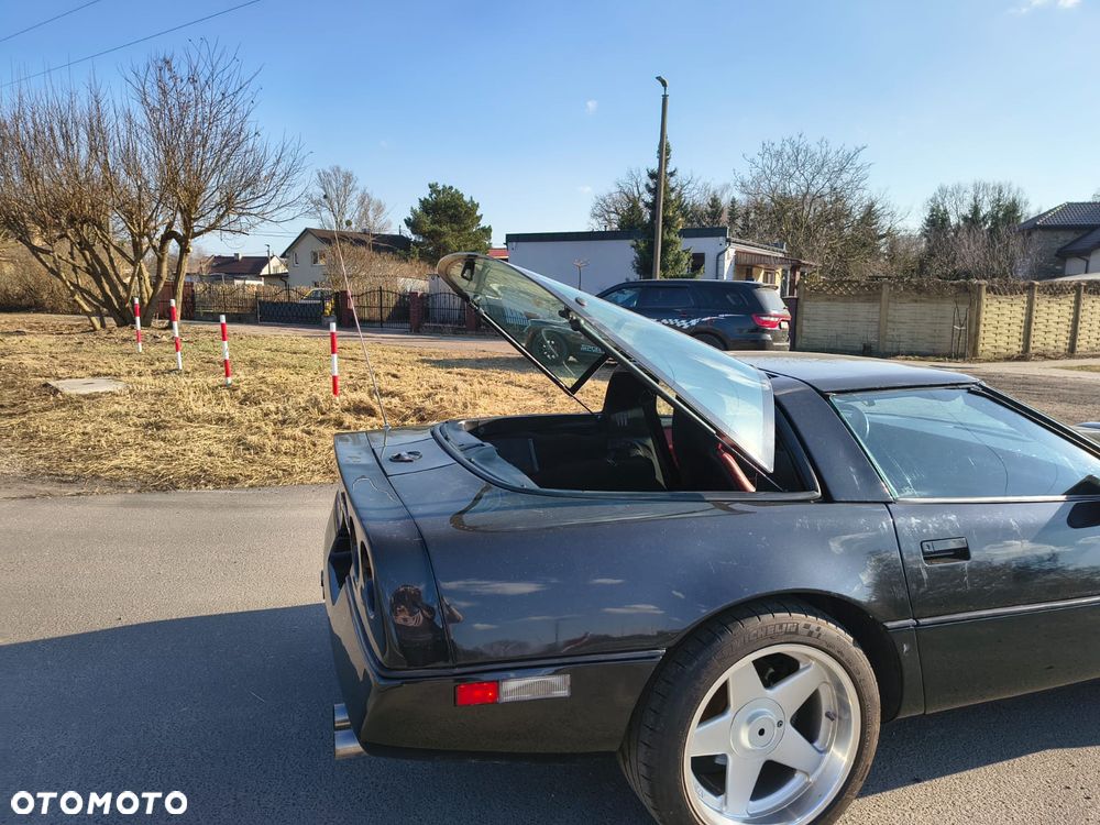 Chevrolet Corvette - 9