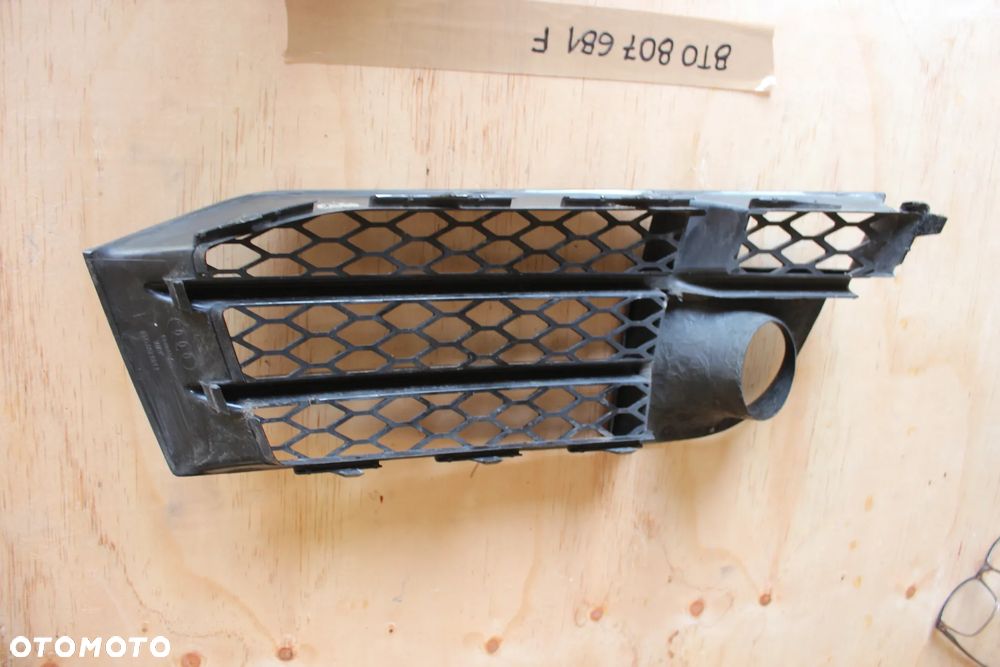 KRATKA ZDERZAKA LEWA AUDI RS5 8T 8T0807681F 2013 - 12