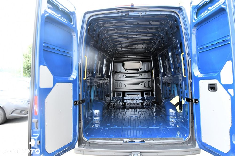 Volkswagen Crafter - 13